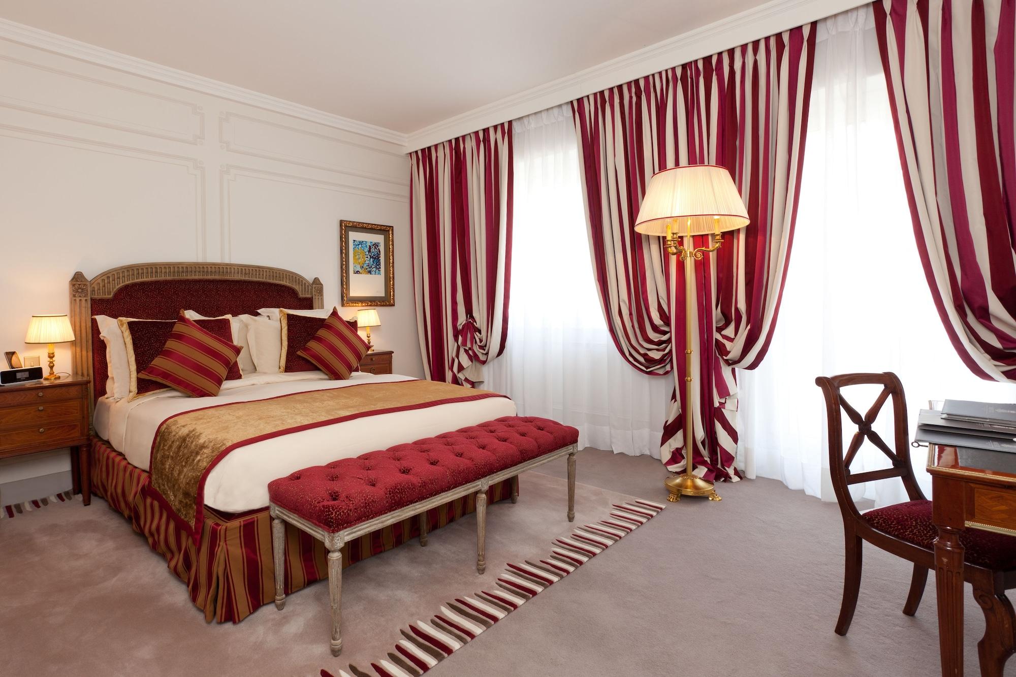 Majestic Hotel Spa - Champs Elysees Париж Стая снимка